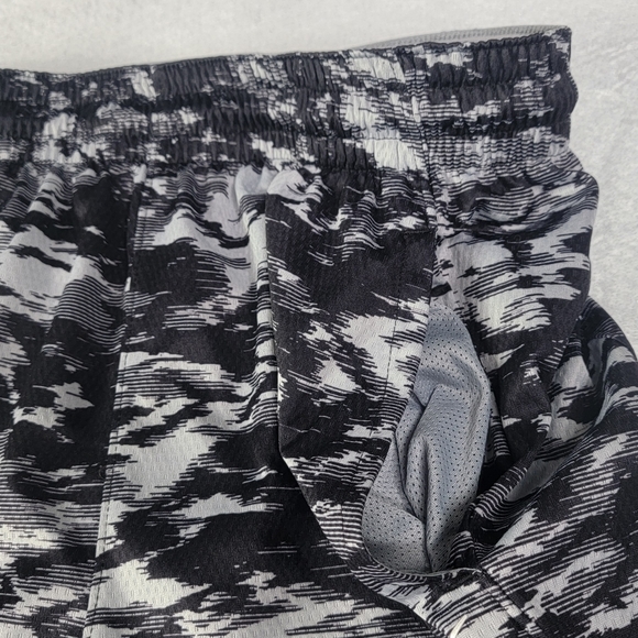 Nike Dri-Fit Mens Basketball Shorts Black Gray Camouflage Athletic Pocket Camo L - Picture 8 of 9